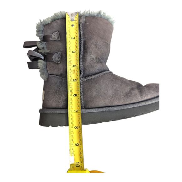 UGG Short Bailey II 2.0 Gray Womens Sz 5 with Bows Suede Boots Sheepskin Lined - Picture 6 of 11